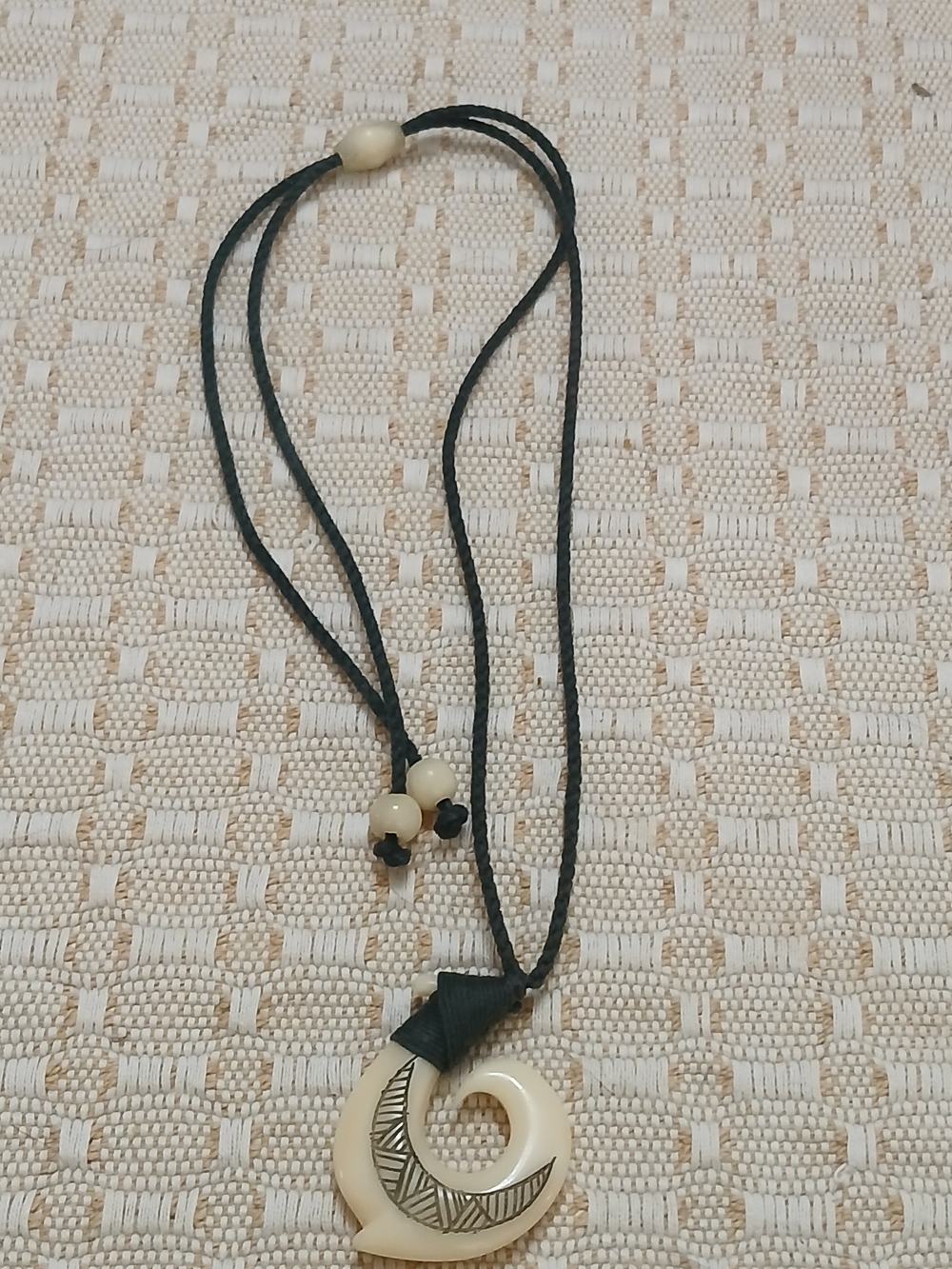 Polyenesian Hawaiin Style 24" MAKAU FISHOOK Pendant On Cord